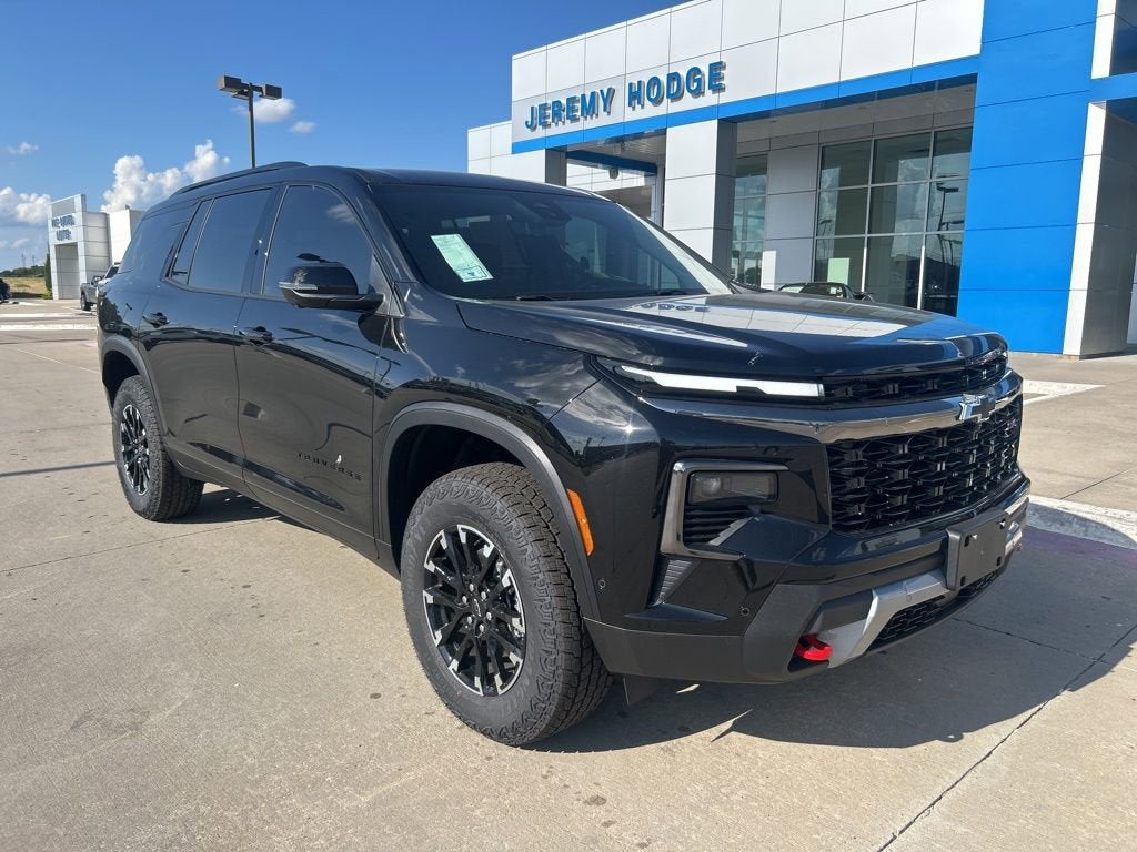 2026 Chevrolet Traverse Z71 in Mosaic Black Metallic — front three-quarter view