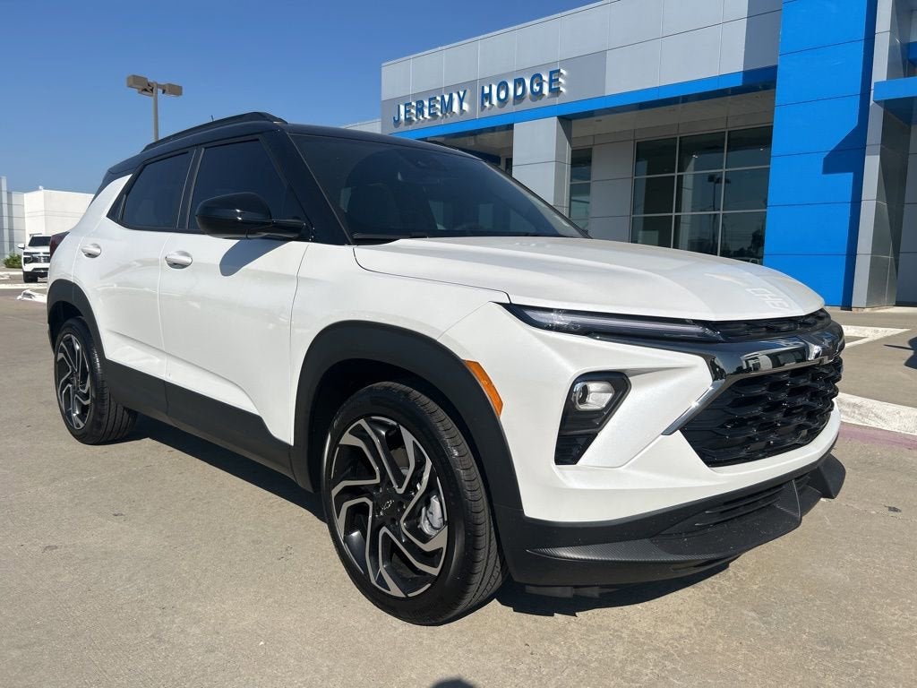 2026 Chevrolet Trailblazer RS in Iridescent Pearl Tricoat — front three-quarter view